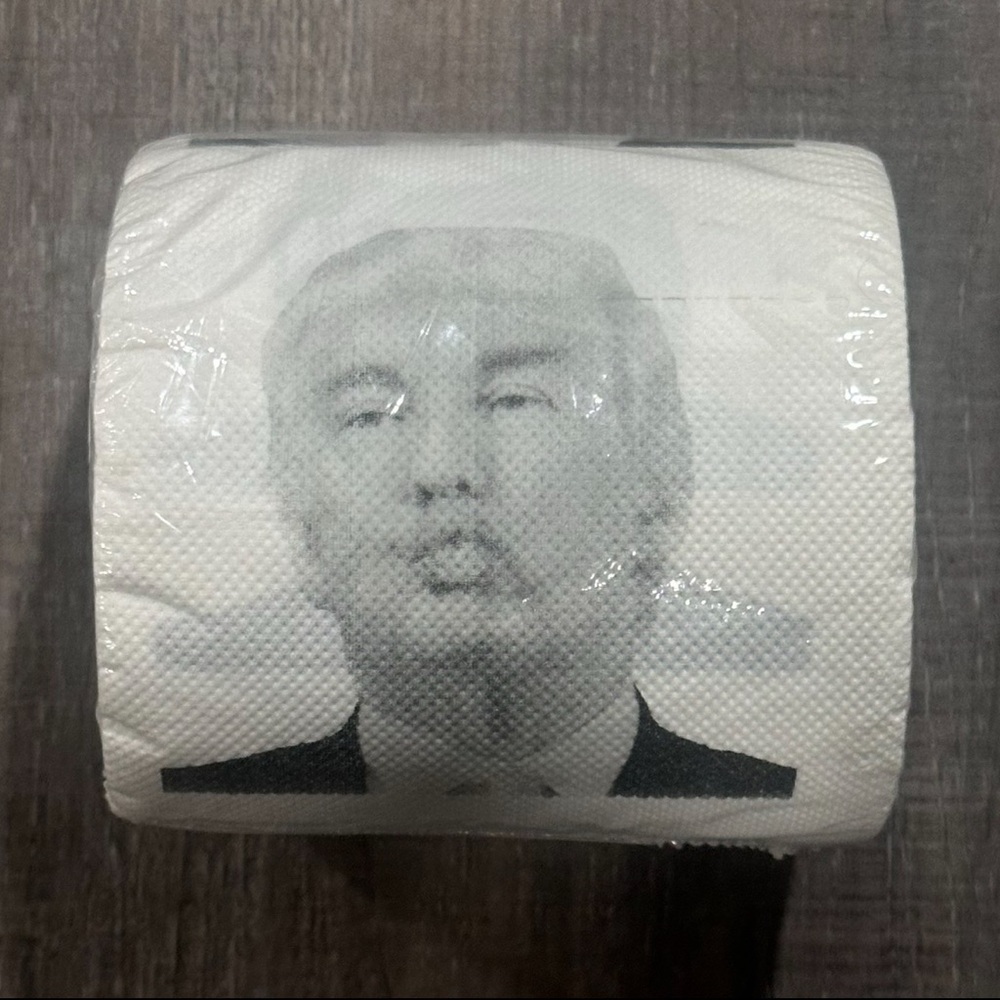💞 Novelty Trump Pucker Toilet Paper Roll Gag Gift